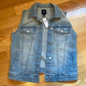 GAP woman’s denim vest